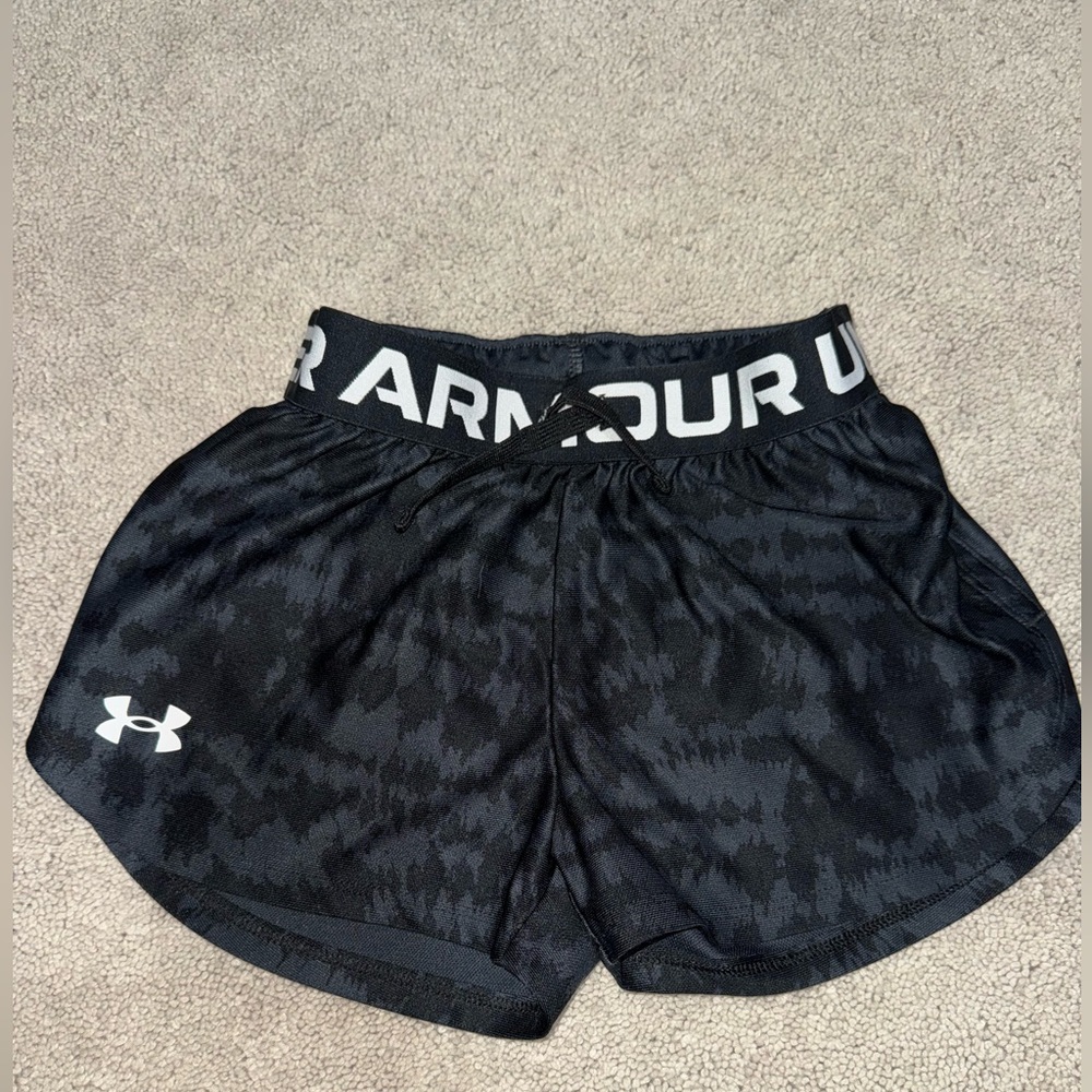Under Armour Kids Black Patterned Shorts